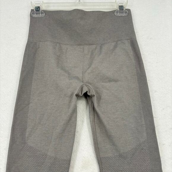 Lululemon Crop Capri Leggings Size 6 Gray Textured Ribbed Compression - Picture 5 of 12